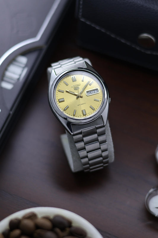 (Super Rare) Seiko 5 SNXS81 Gold Dial with Glass Back - Automatic Vintage Watch (Pre Owned) - A309