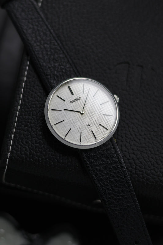 (JDM - ULTRA Rare) 1975 Seiko CHARIOT 24 Jewels Hand Wound Mechanical White Guilloche Dial - Mechanical Vintage Watch (Pre Owned) - SE605