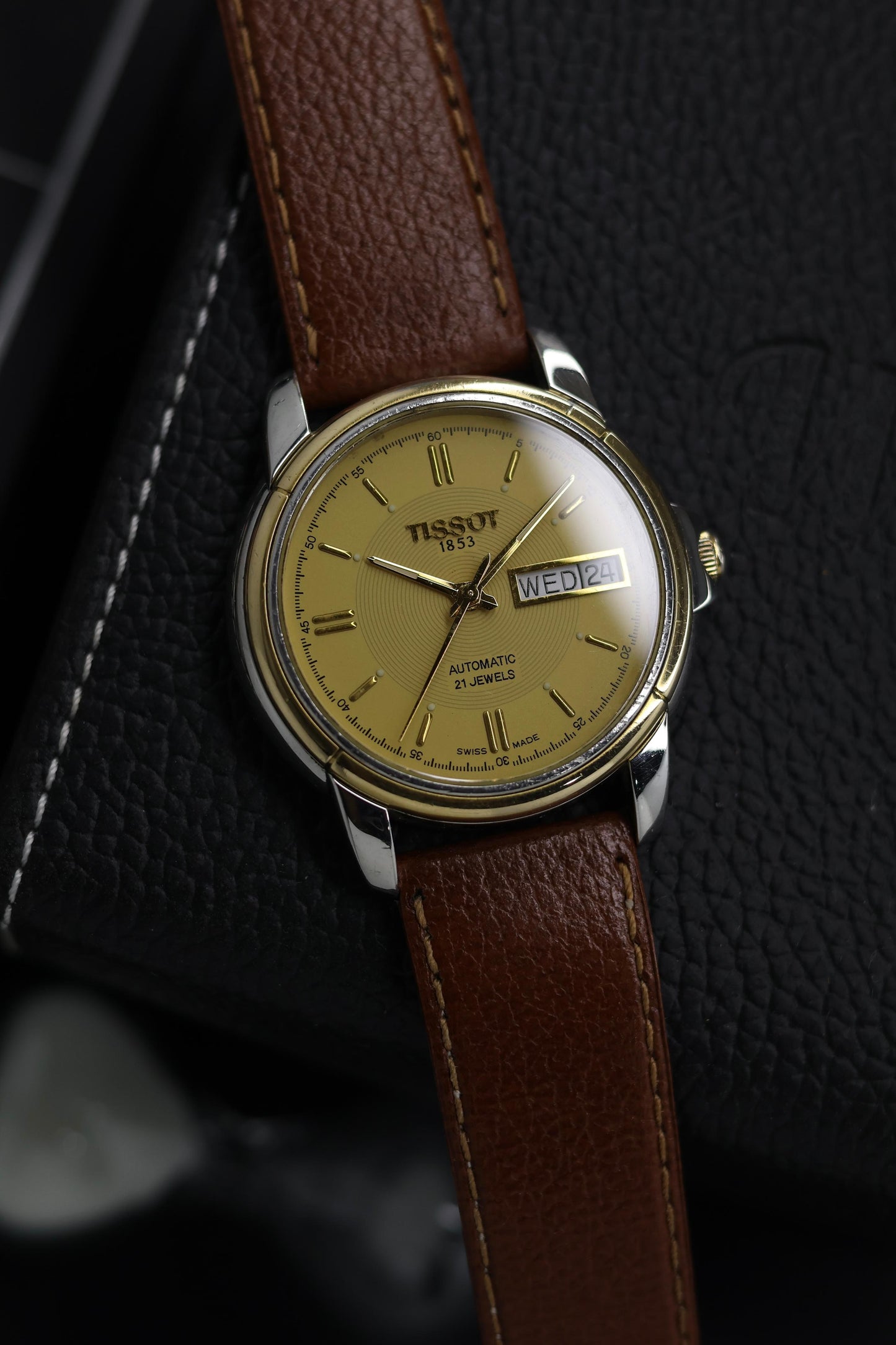 (Extremely Rare) TISSOT Seastar Automatic Champagne Dial with Gold Plated Bezel - Swiss Vintage Watch (Pre Owned) - SE688