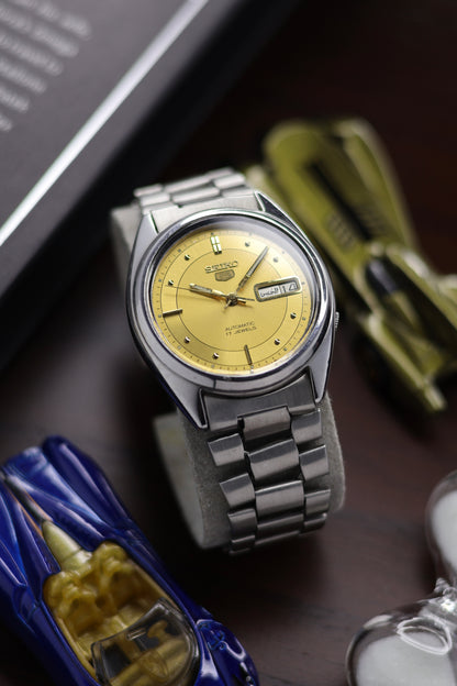 1984 Seiko 5 Gold Motif Dial - Automatic Vintage Watch (Pre Owned) - SE451