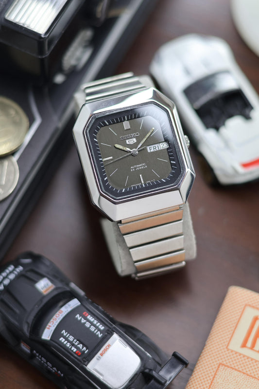 (Super Rare) 1980 Seiko 5 Grey TV Dial - Automatic Vintage Watch (Pre Owned) - SE510