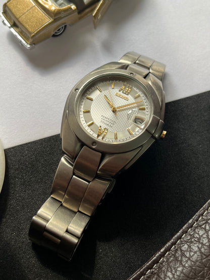 (Super Rare) Seiko TITANIUM Perpetual Calendar Textured Silver Dial (Pre Owned) - #W24