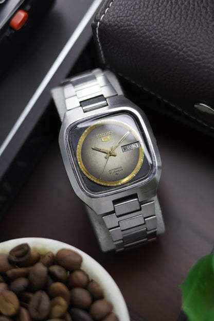 1985 Seiko 5 TV Dial - Automatic Vintage Watch (Pre Owned) -A109