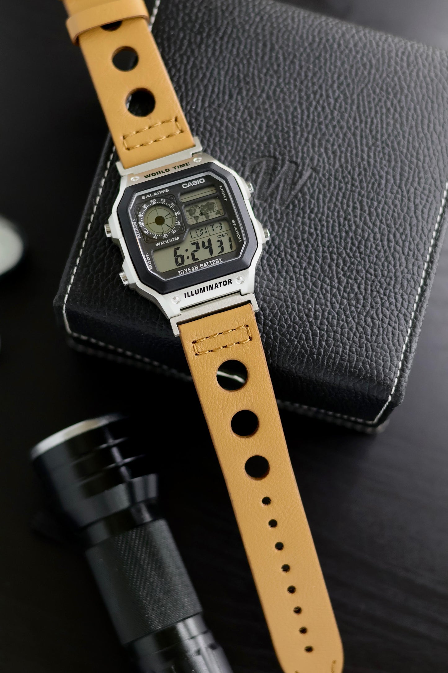 PREMIUM RALLY Style Perforated Genuine Leather Watch Strap (22mm) - with FREE Strap Tool!