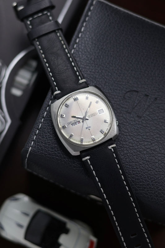 (Extremely Rare) 1968 Seiko SEA LION M330 De Luxe ‘DX’ Silver Dial - Automatic Vintage Watch (Pre Owned) - SE483