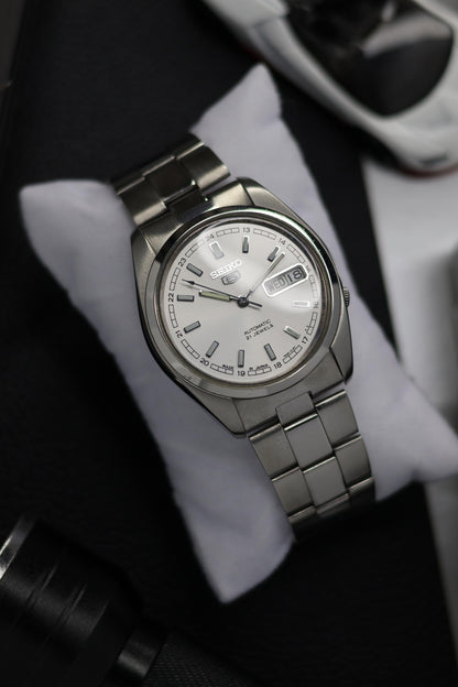 Seiko 5 White Dial with Glass Back (Pre Owned)