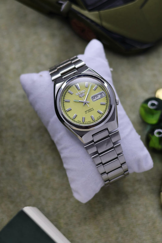 (Super Rare) Seiko 5 Lume Dial with Glass Back - Automatic Watch (Pre Owned)