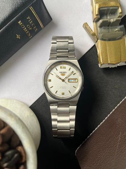 Seiko 5 - White Dial with Glass Back (Pre Owned)