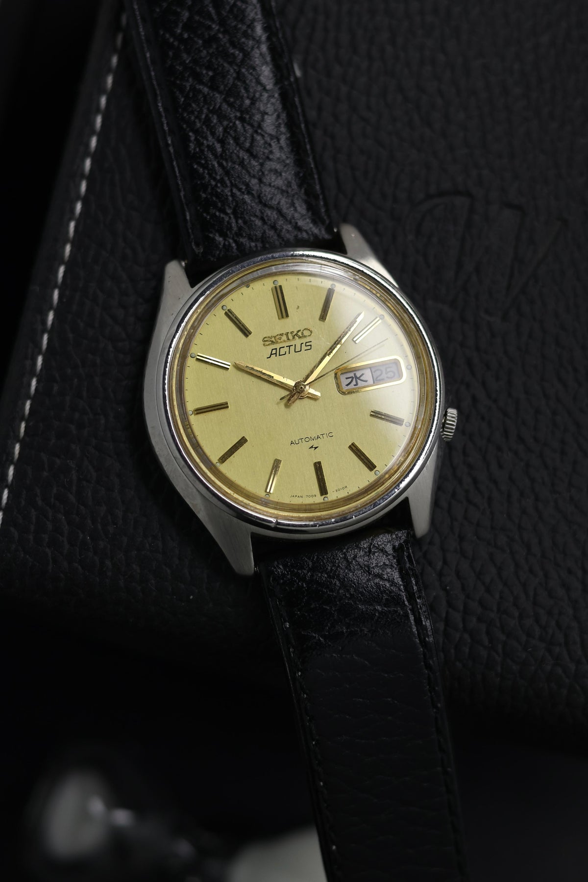 (JDM - Extremely Rare) 1980 Seiko ACTUS Champagne Dial with Japanese Kanji Datewheel - Automatic Vintage Watch (Pre Owned) - SE789