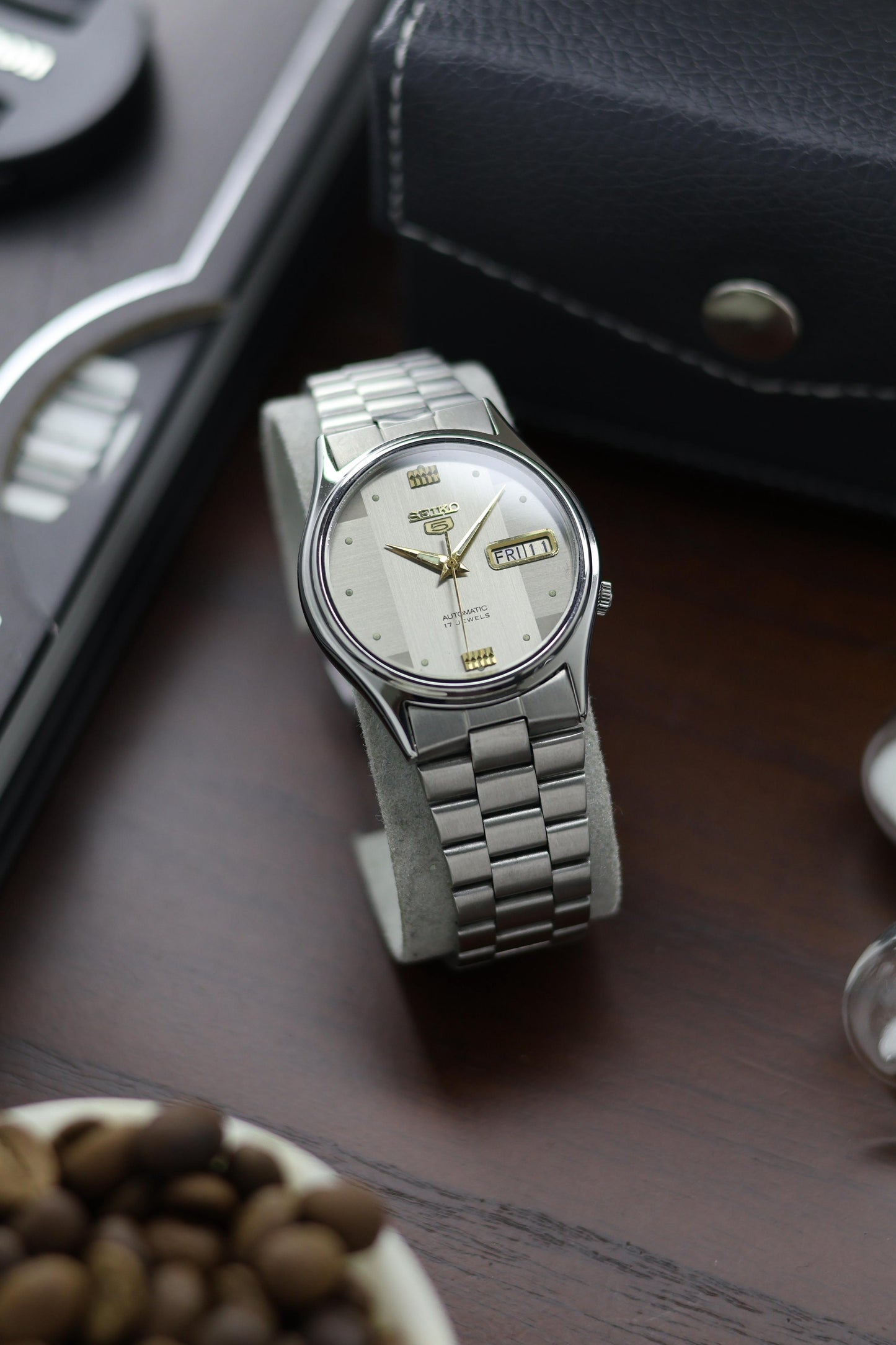 1983 Seiko 5 Silver Motif Dial - Automatic Vintage Watch (Pre Owned) - A248