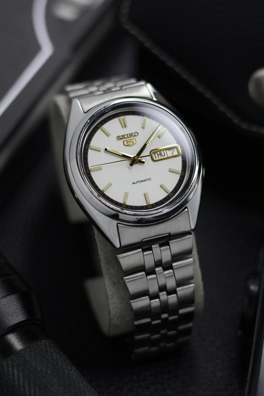 (Super Rare) 1985 Seiko 5 White Dial - Automatic Vintage Watch (Pre Owned) - SE605