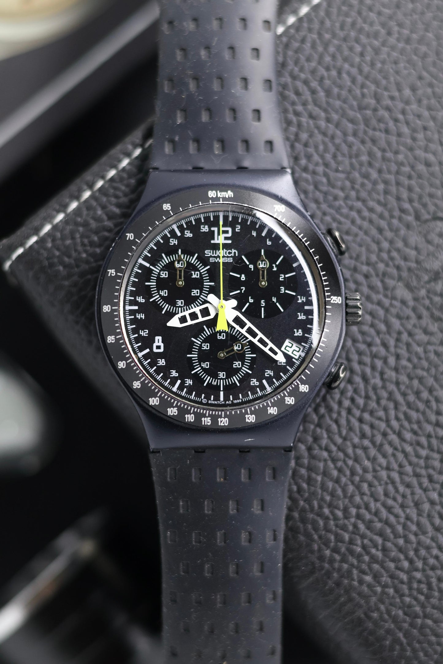(Super Rare) Swatch IRONY Chronograph Black Dial - Swiss Vintage Watch (Pre Owned) - SE440