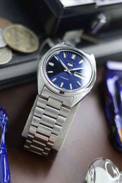 (Super Rare) 1986 Seiko 5 Blue Sunray Dial - Automatic Vintage Watch (Pre Owned) - SE451