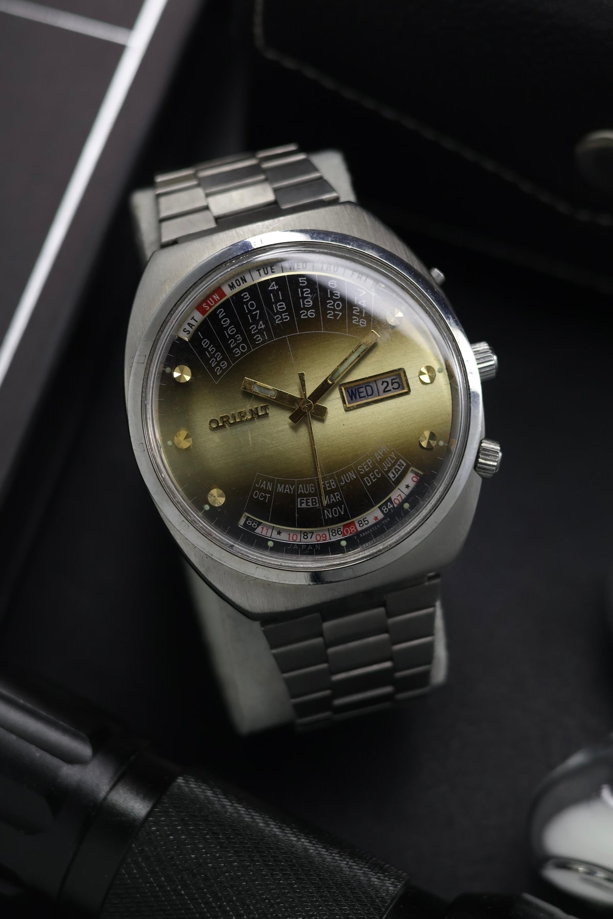 (Super Rare) Orient Automatic Multi-Year Calendar Gradient Dial - Automatic Vintage Watch (Pre Owned) - SE855