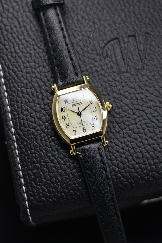 (JDM - Extremely Rare) 1989 Seiko EXCELINE ‘Tortue’ Ladies Mother of Pearl Dial - Japanese Vintage Watch (Pre Owned) - A999