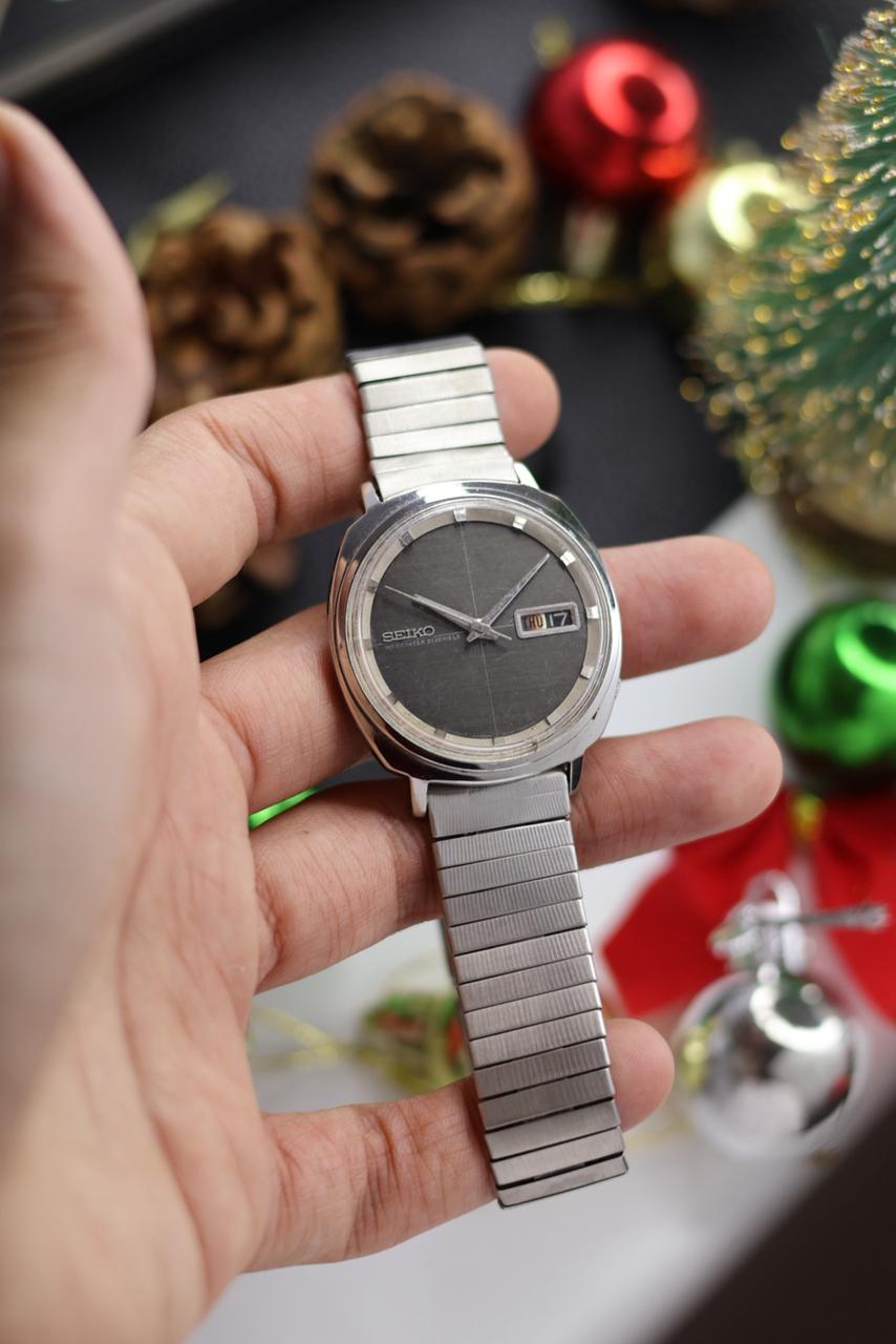 (Extremely Rare) 1965 Seiko 5 Sportsmatic Weekdater Charcoal Dial - Automatic Vintage Watch (Pre Owned) - SE509
