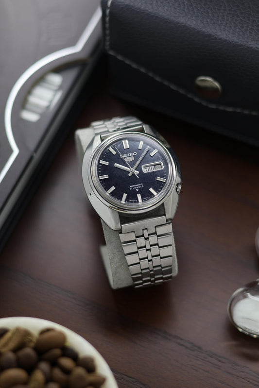 (Super Rare) 1970 Seiko 5 Black Dial  - Automatic Vintage Watch (Pre Owned) - A412