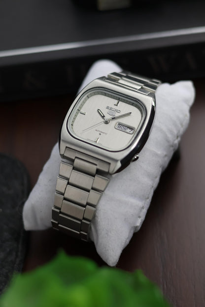 (Super Rare) 1979 Seiko 5 - Silver TV Dial - Automatic Vintage Watch (Pre Owned)