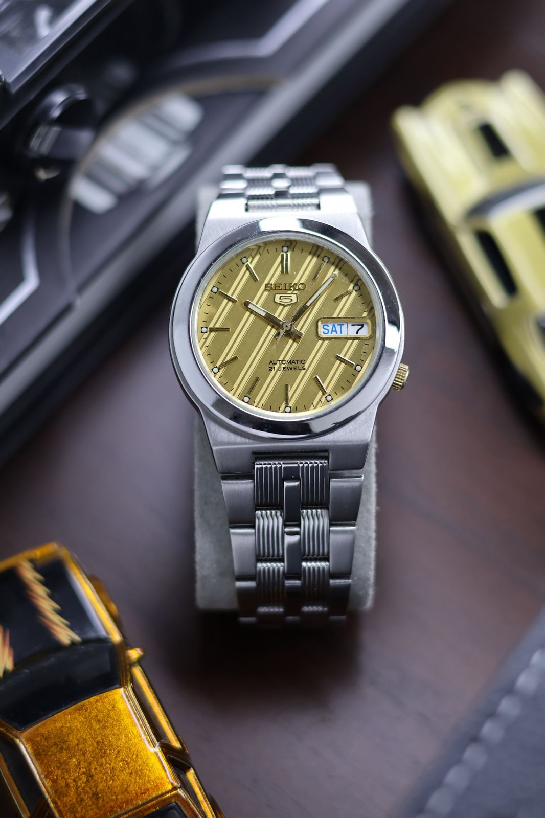 (Super Rare) Seiko 5 Gold Motif Dial with Glass Back - Automatic Vintage Watch (Pre Owned) - SE477
