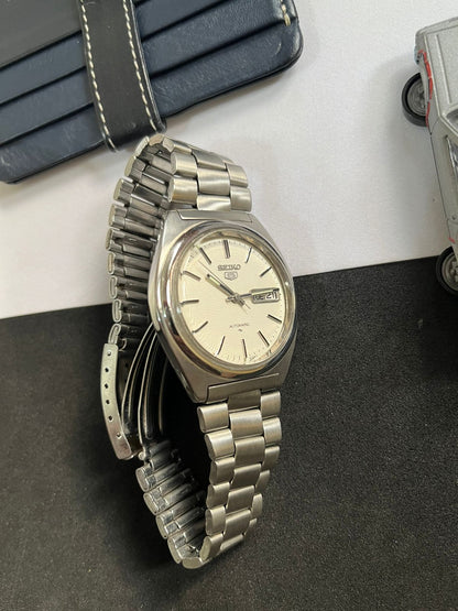 1983 Seiko 5 Textured White Dial (Pre Owned)