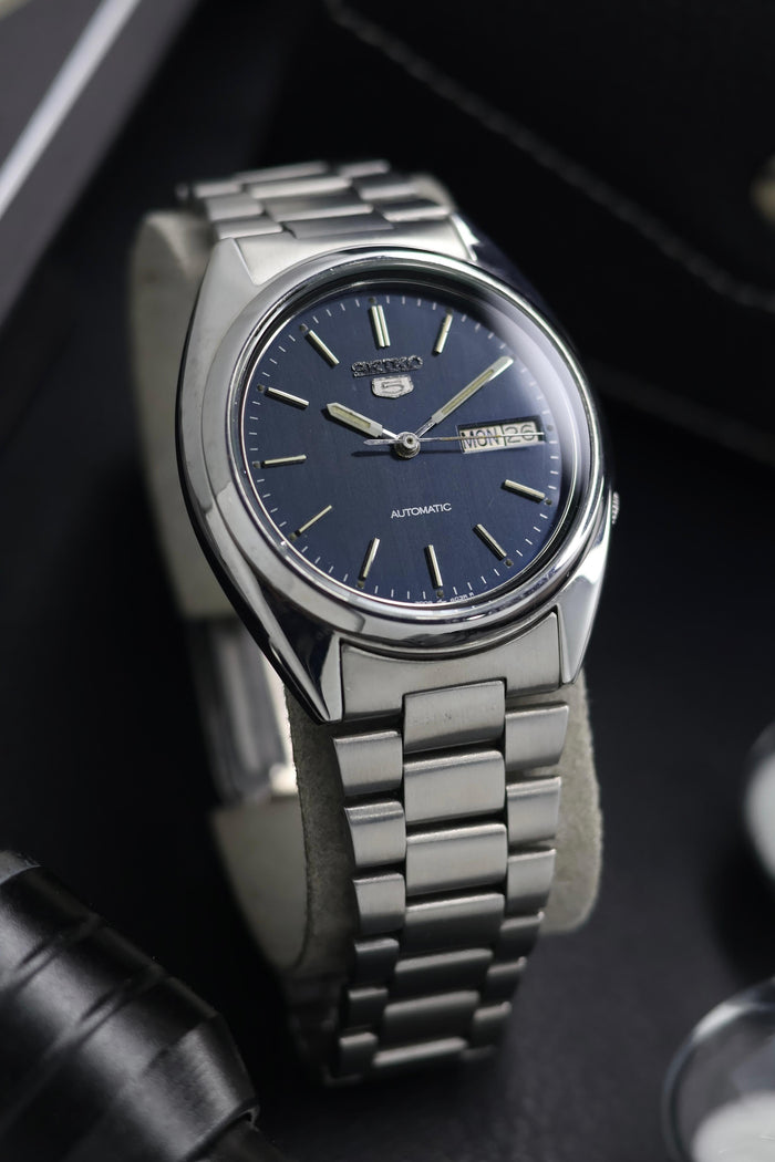 (Super Rare) 1983 Seiko 5 Navy Blue Dial - Automatic Vintage Watch (Pre Owned) - SE728