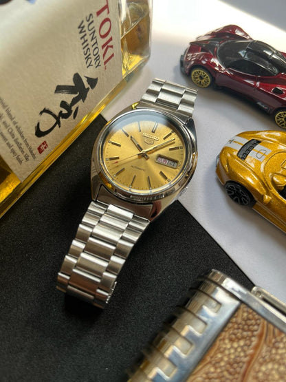 Seiko 5 Gold Sunray Dial (Pre-owned)