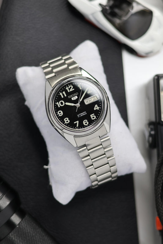 1984 Seiko 5 Black Field Dial (Pre Owned)