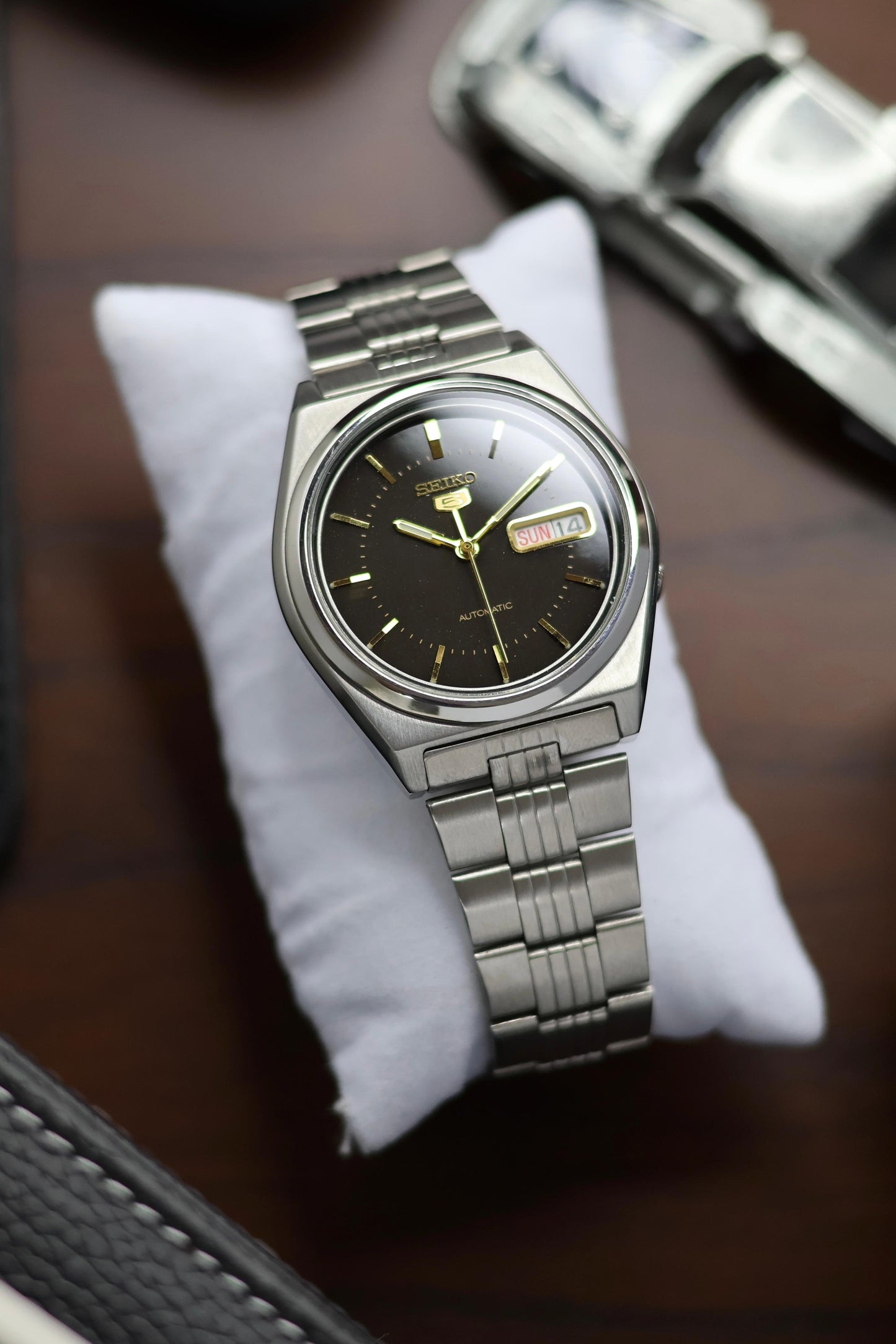 Seiko 5 Black Dial with Glass Back (Pre Owned)