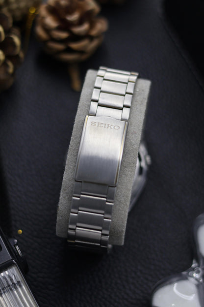 (Super Rare) 1981 Seiko 5 Grey Dial - Automatic Vintage Watch (Pre Owned) - SE651