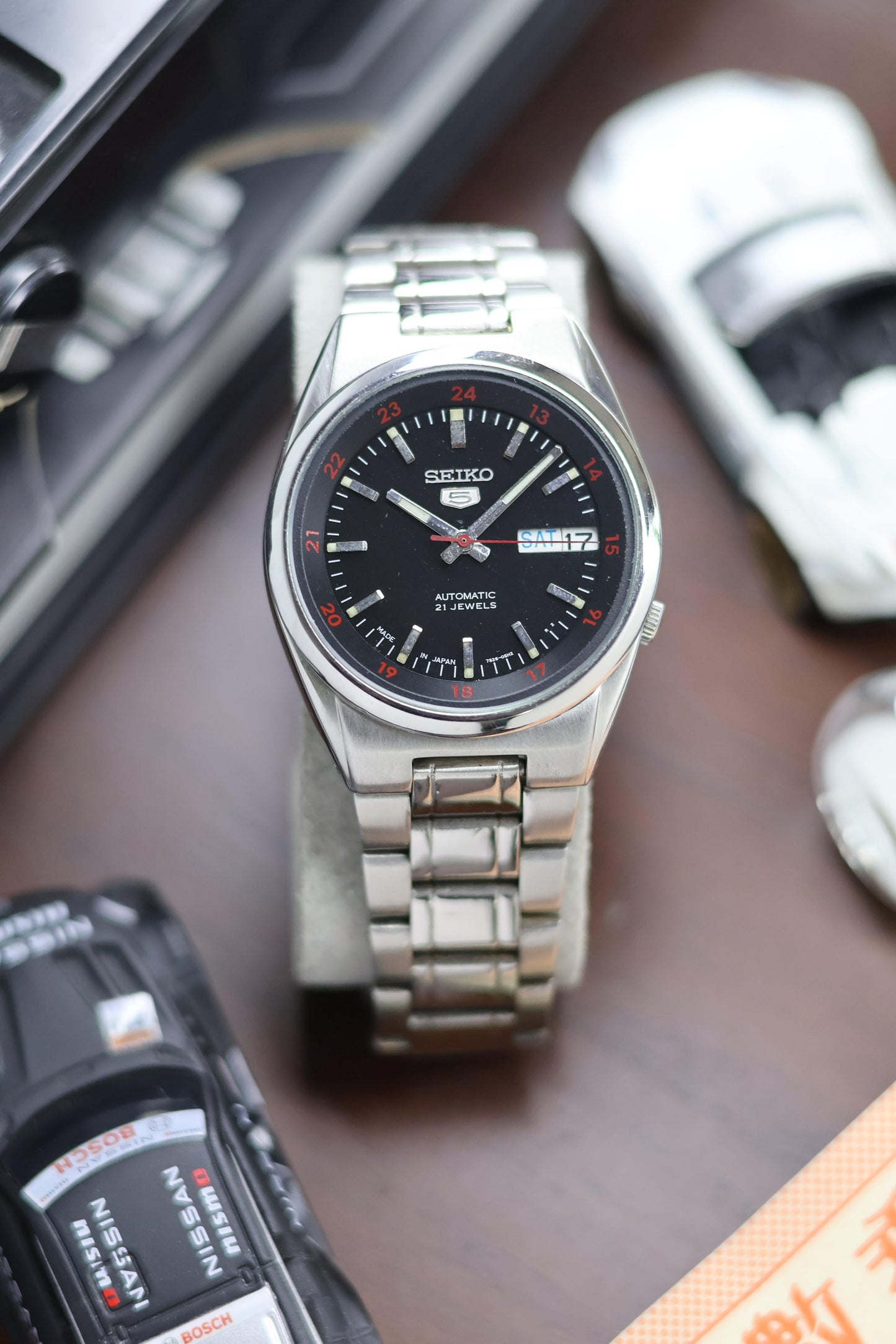 Seiko 5 SNK569 Railway Time Black Dial with Glass Back - Automatic Vintage Watch (Pre Owned) - SE514