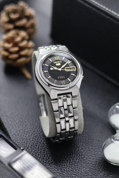 (Super Rare) Seiko 5 Black Roman Dial with Glass Back - Automatic Vintage Watch (Pre Owned) - SE650