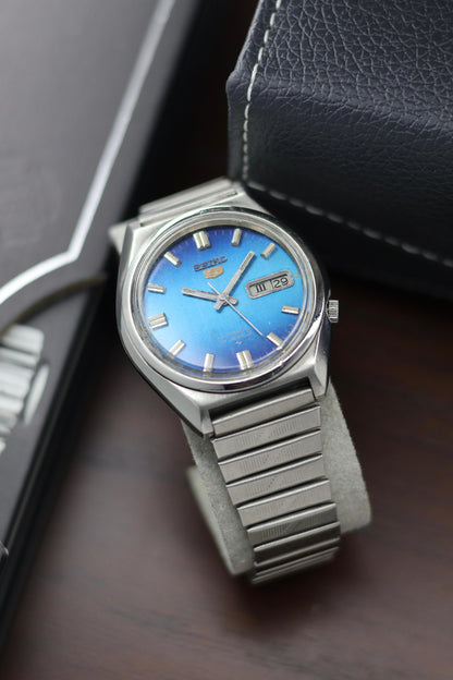 (Super Rare) 1978 Seiko 5 Blue Gradient Dial - Automatic Vintage Watch (Pre Owned) - A312