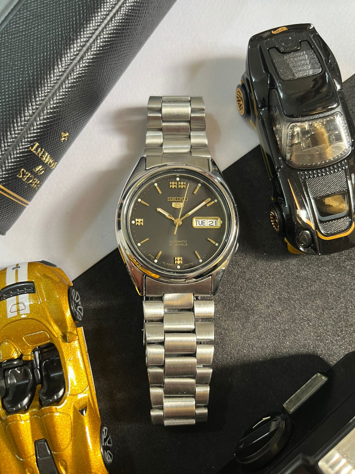 Seiko 5 Black Sunray Dial (Pre Owned)