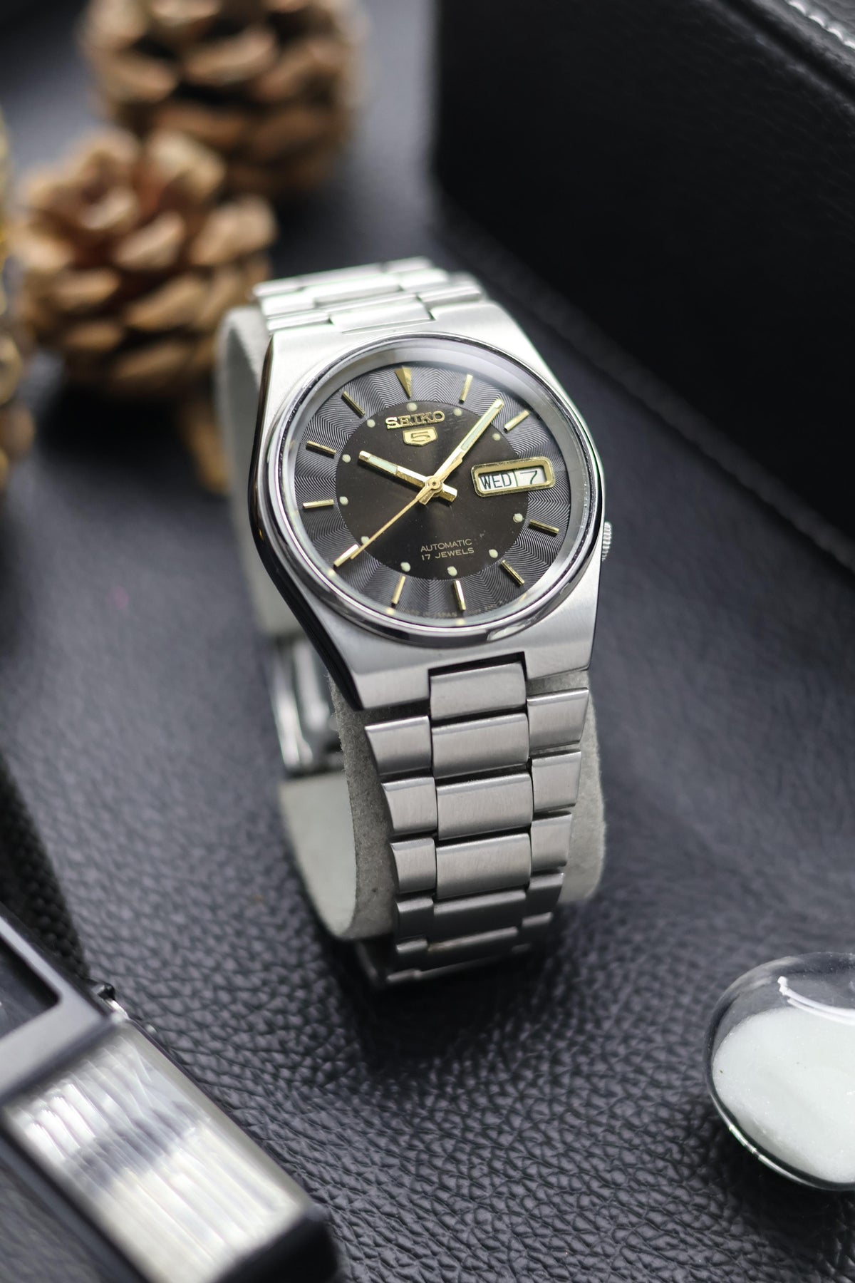 (Super Rare) 1989 Seiko 5 Black Motif Dial - Automatic Vintage Watch (Pre Owned) - SE635