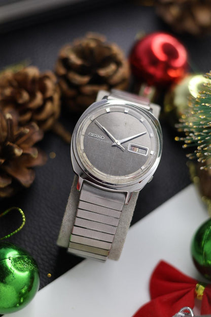 (Extremely Rare) 1965 Seiko 5 Sportsmatic Weekdater Charcoal Dial - Automatic Vintage Watch (Pre Owned) - SE509