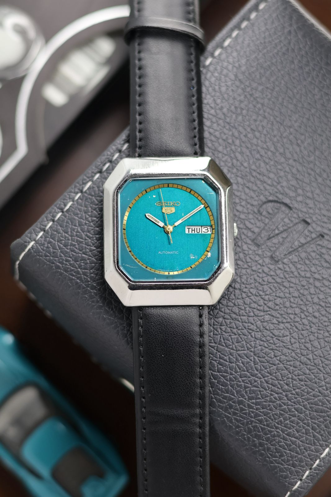 (Extremely Rare) 1980 Seiko 5 Teal Blue TV Dial - Automatic Vintage Watch (Pre Owned) - SE430