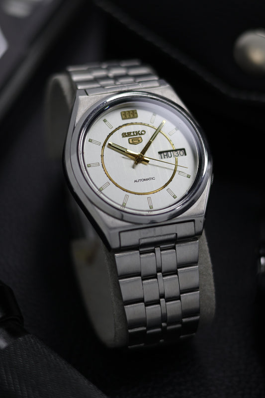 (Super Rare) 1989 Seiko 5 White Motif Dial - Automatic Vintage Watch (Pre Owned) - SE619