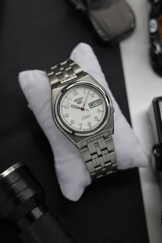 Seiko 5 White Field Dial with Glass Back (Pre Owned)