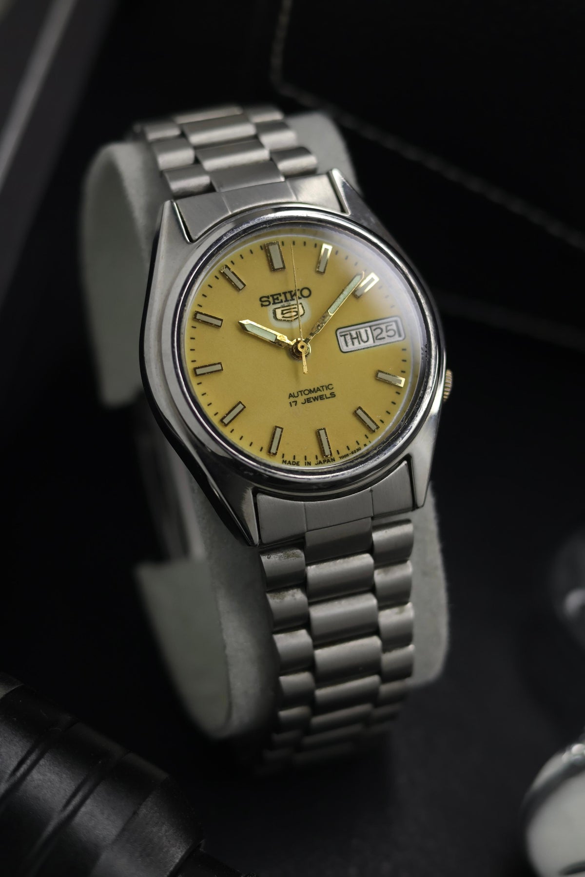 (Super Rare) 1984 Seiko 5 Lume Dial - Automatic Vintage Watch (Pre Owned) - SE763