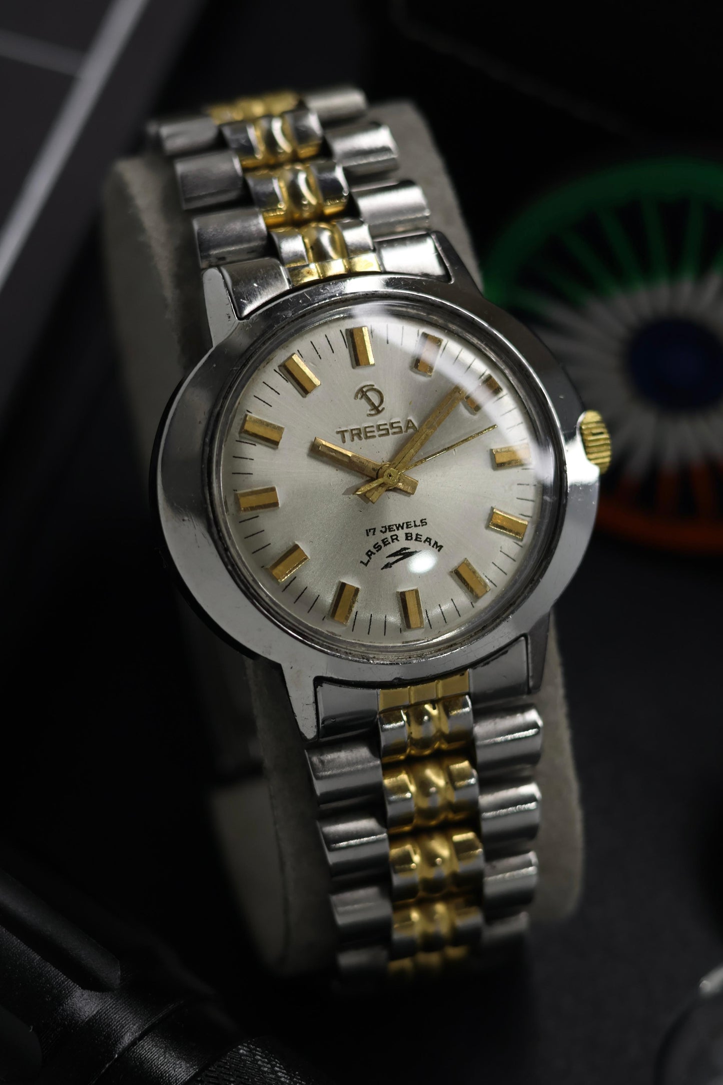 (Super Rare) TRESSA Laser Beam ‘Dynamic’ Two Tone Silver Dial - Swiss Hand-Winding Vintage Watch (Pre Owned) - SE726