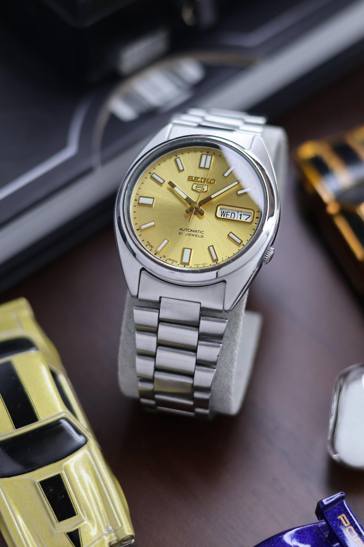(Super Rare) Seiko 5 SNXS81 Gold Sunray Dial with Glass Back - Automatic Vintage Watch (Pre Owned) - SE490