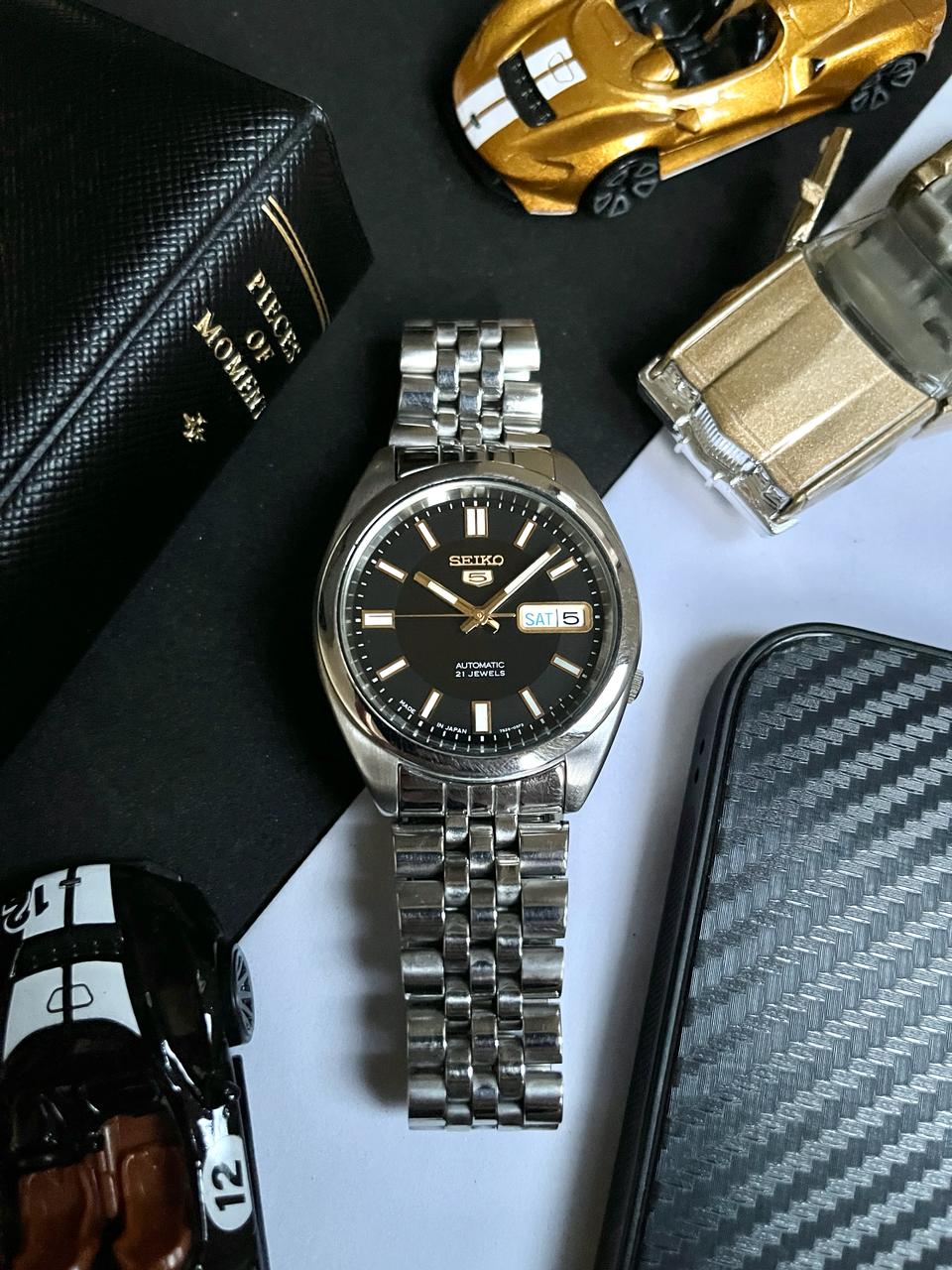 Seiko 5 Black Dial with Jubilee Strap (Pre Owned)