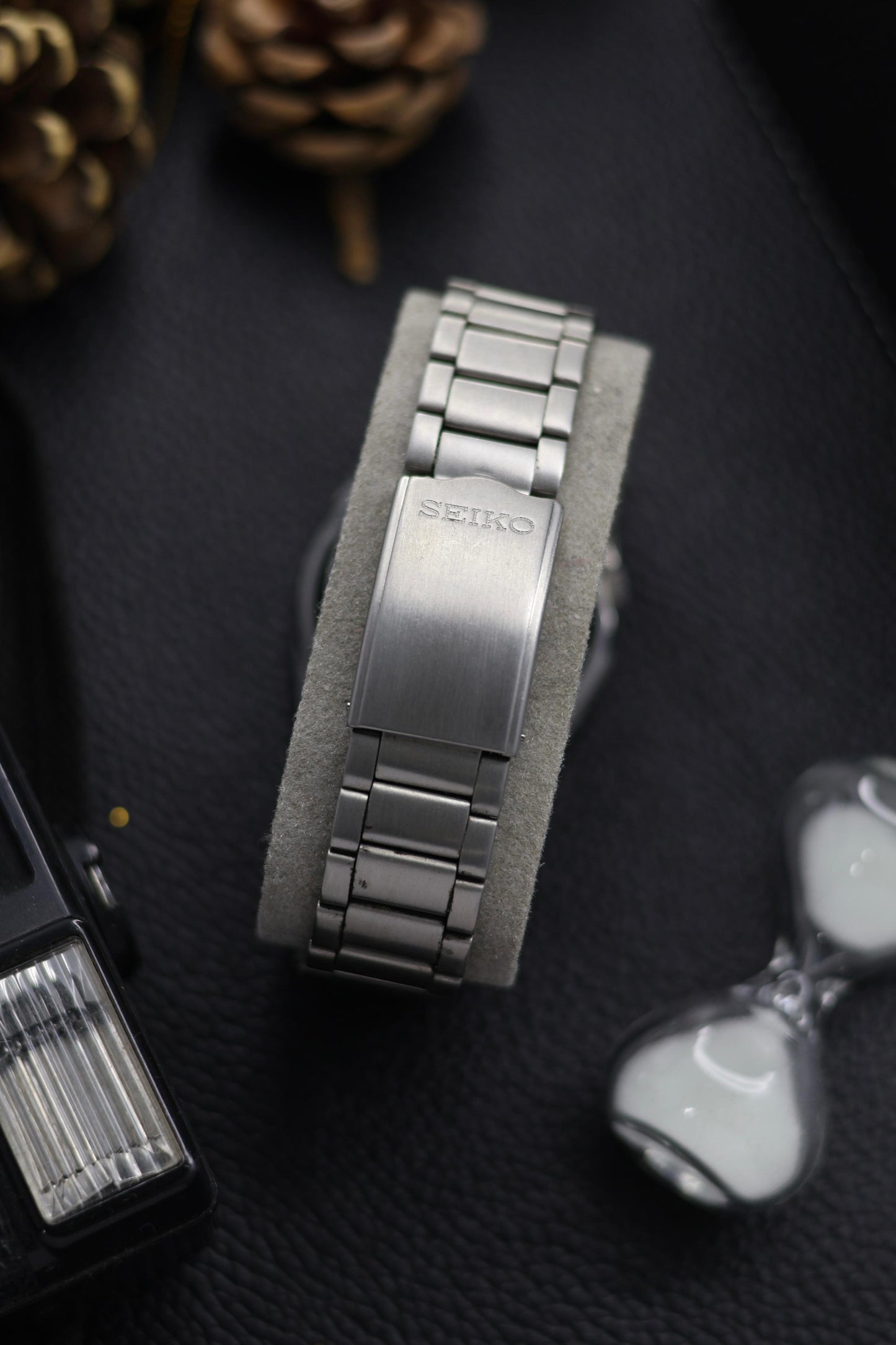 (Super Rare) Seiko 5 Yellow Dial with Glass Back - Automatic Vintage Watch (Pre Owned) - SE628