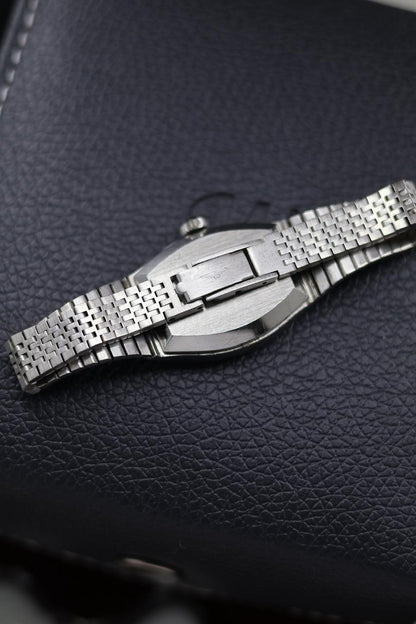 (Extremely Rare) LONGINES Ladies Silver Tonneau Dial - Swiss Vintage Watch (Pre Owned) - SE498