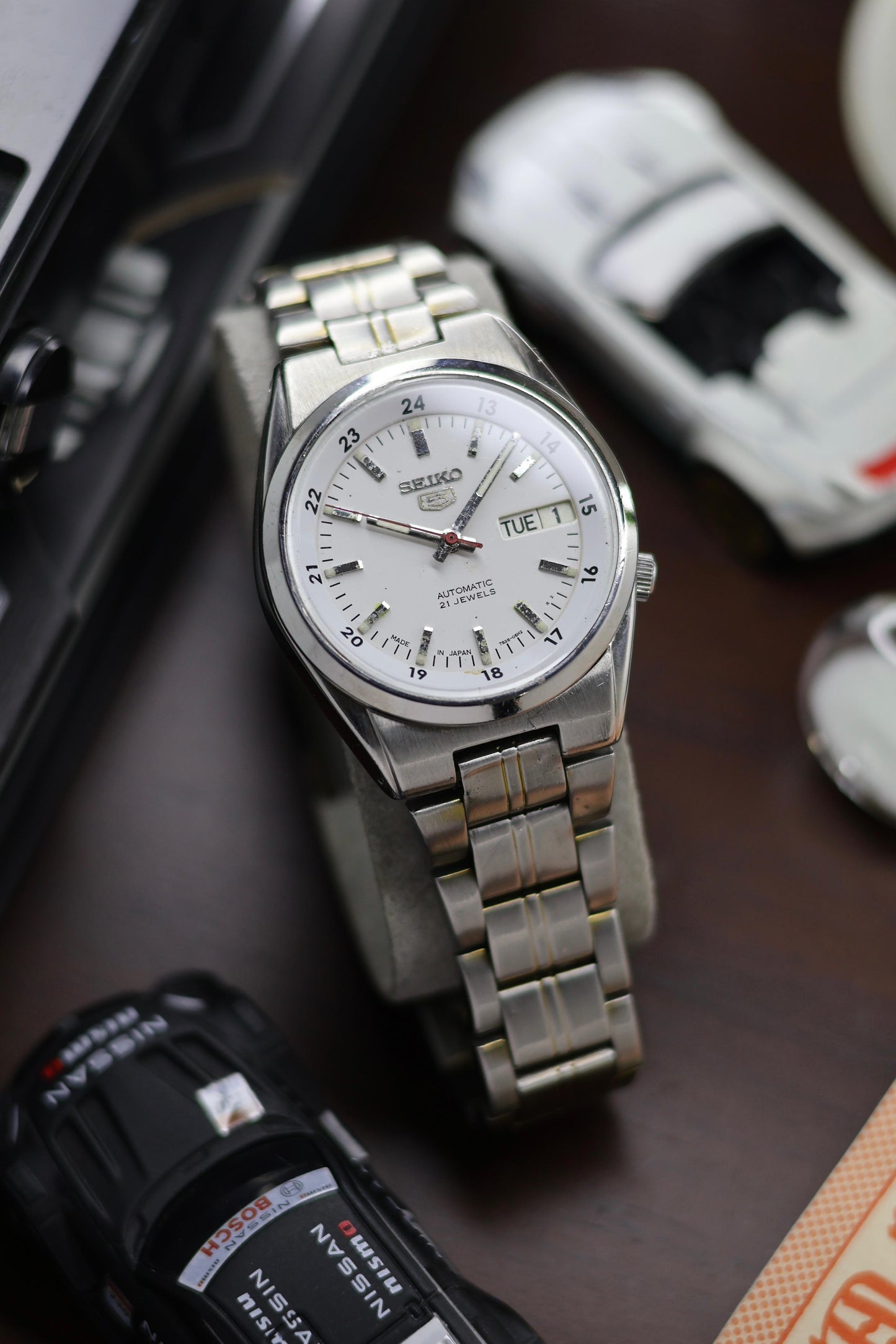 Seiko 5 SNK559 Railway Time White Dial with Glass Back - Automatic Vintage Watch (Pre Owned) - SE517