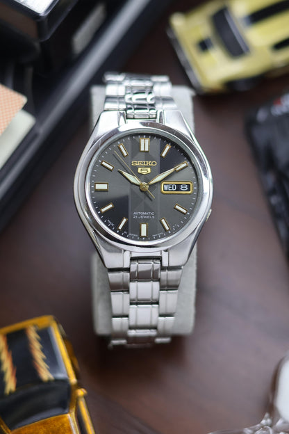 (Super Rare) Seiko 5 Black Motif Dial with Glass Back - Automatic Vintage Watch (Pre Owned) - SE506