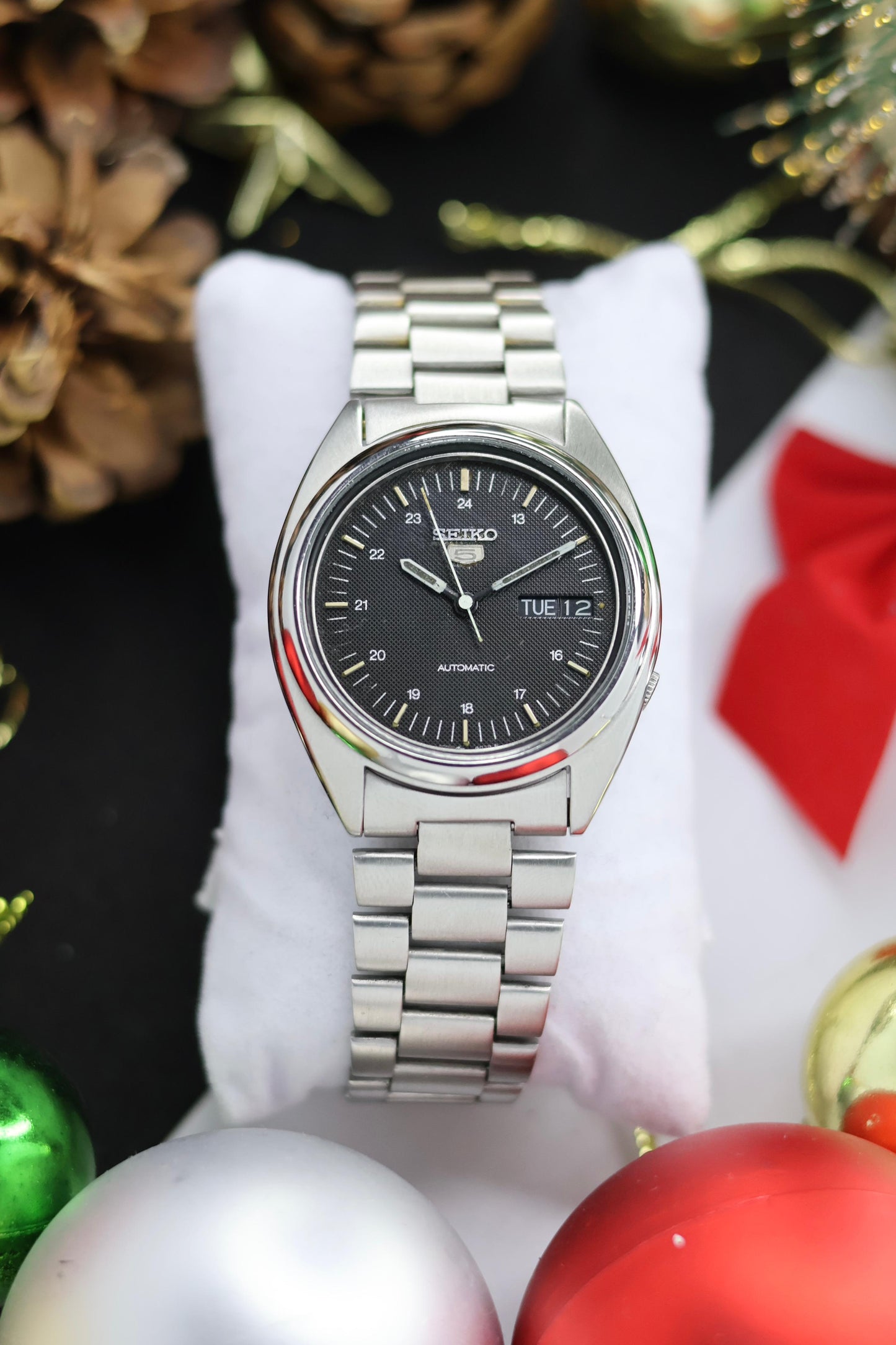 1984 Seiko 5 Black Textured Dial (Pre Owned)