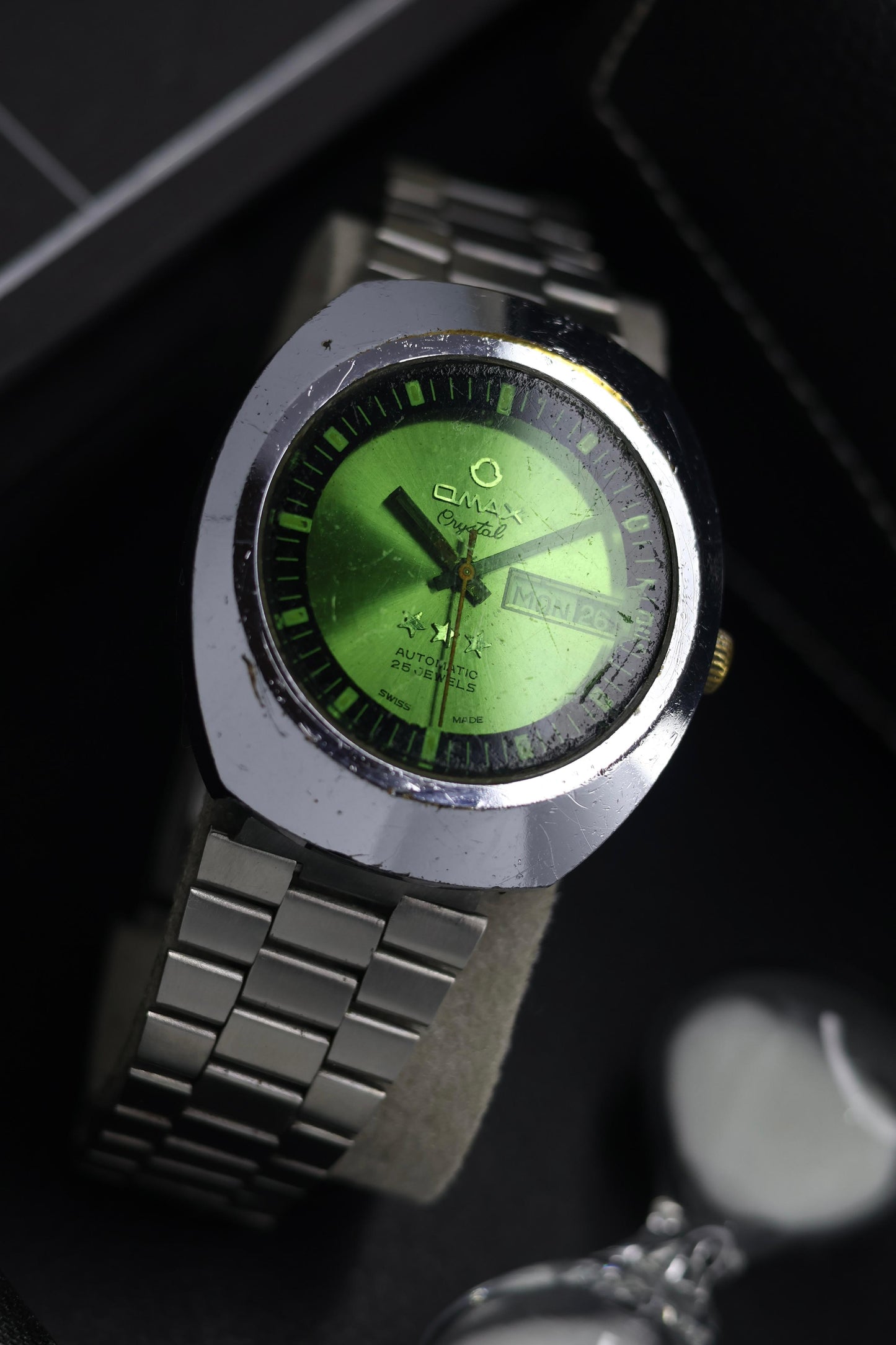 (Super Rare) Omax Crystal 25 Jewels Green Dial - Automatic Swiss Vintage Watch (Pre Owned) - SE518
