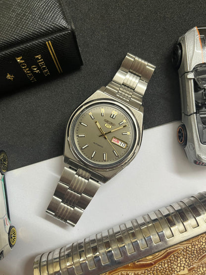 Seiko 5 Grey Gradient Dial (Pre Owned)