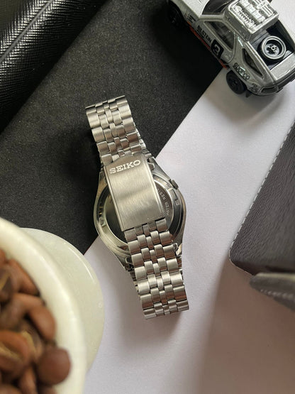 1982 Seiko 5 Grey Patterned Dial (Pre Owned)